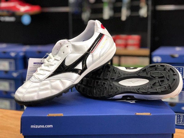 Giày bóng đá Mizuno Morelia TF